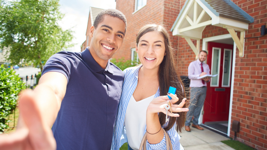 Con la información correcta, puedes realizar una compra segura y proteger tu inversión en el mercado inmobiliario hondureño. / Canva
